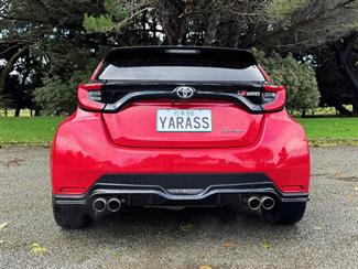 2020 Toyota Yaris - Thumbnail