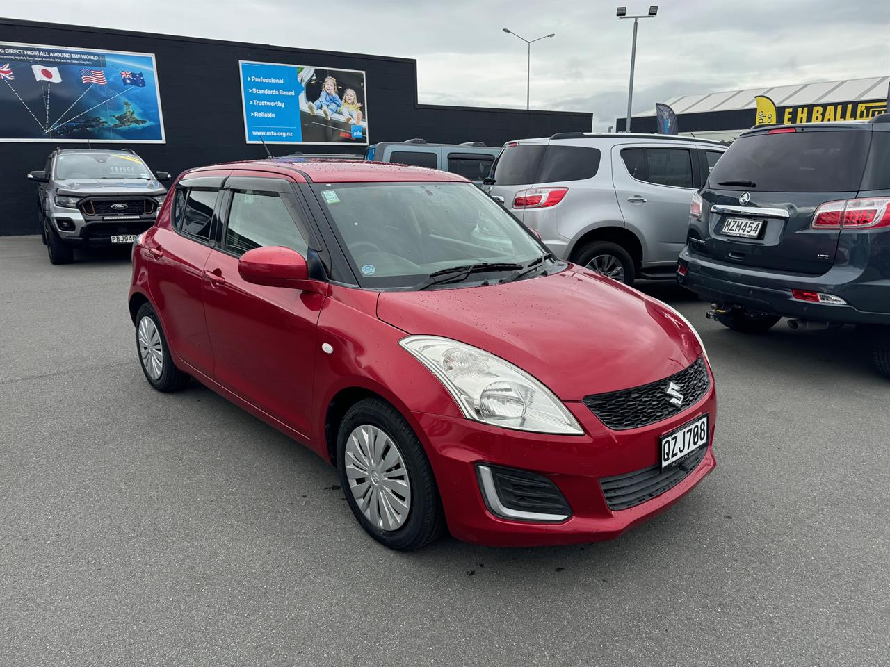 2013 SUZUKI SWIFT