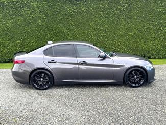 2018 Alfa Romeo Giulia - Thumbnail