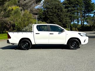 2019 Toyota Hilux - Thumbnail