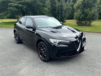 2019 Alfa Romeo Stelvio - Thumbnail