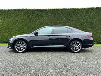 2022 Skoda Superb - Thumbnail