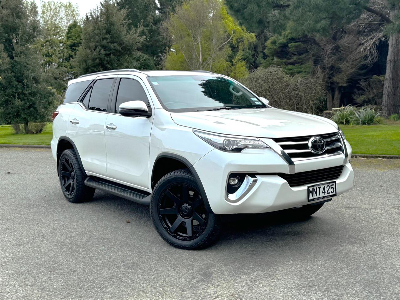 2019 TOYOTA Fortuner