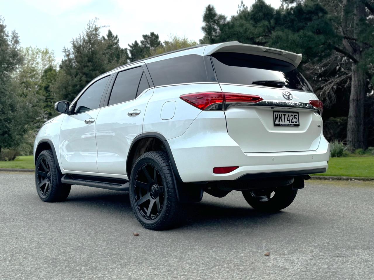 2019 TOYOTA Fortuner