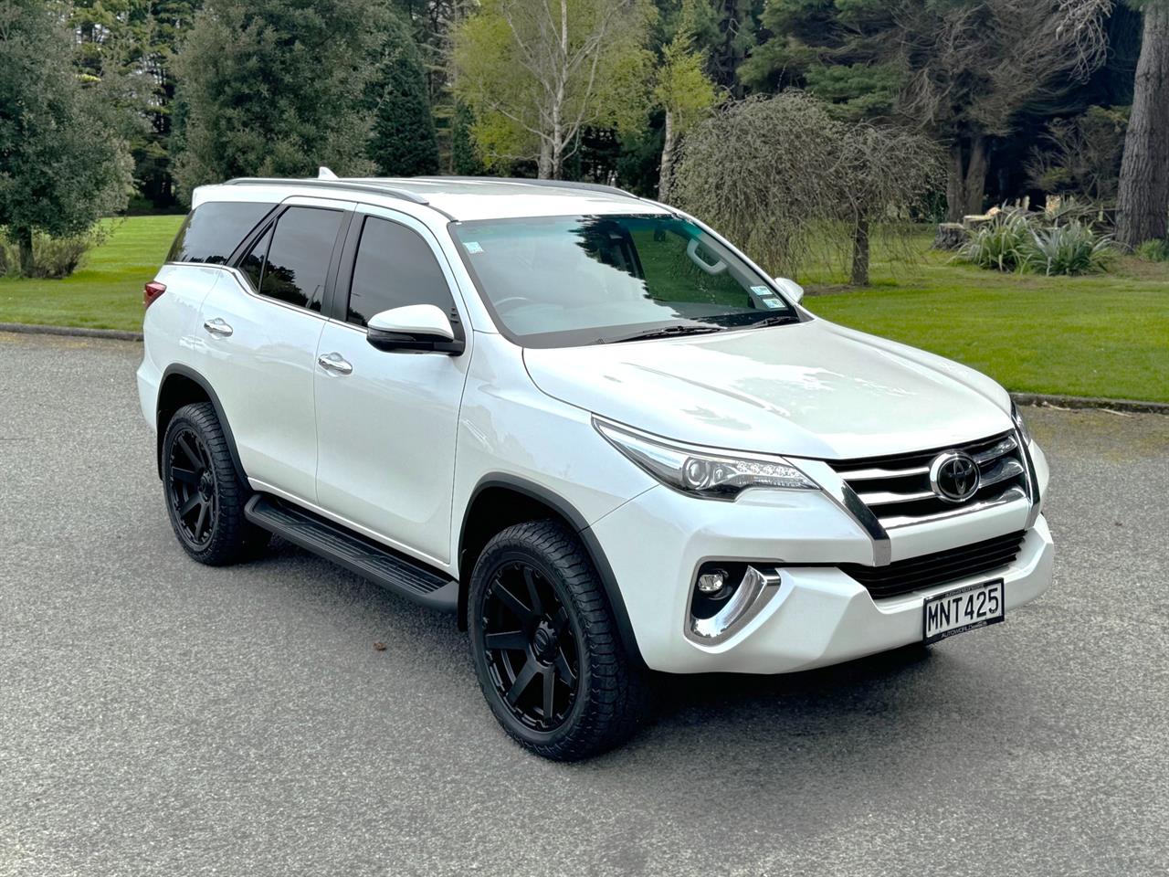 2019 TOYOTA Fortuner