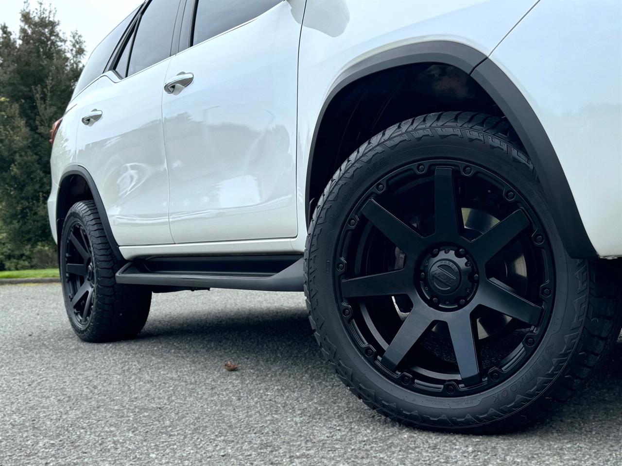 2019 TOYOTA Fortuner