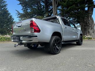 2015 Toyota Hilux - Thumbnail