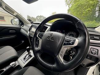 2021 Mitsubishi Triton - Thumbnail